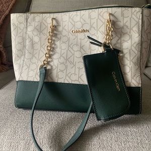 NWOT green and white Calvin Klein medium handbag